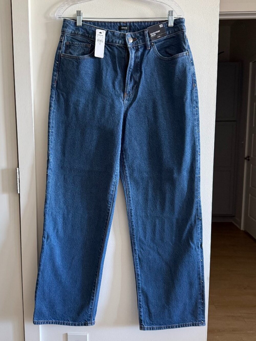 NWT Express High Waisted Studded Relaxed Straight Jeans 10 Short